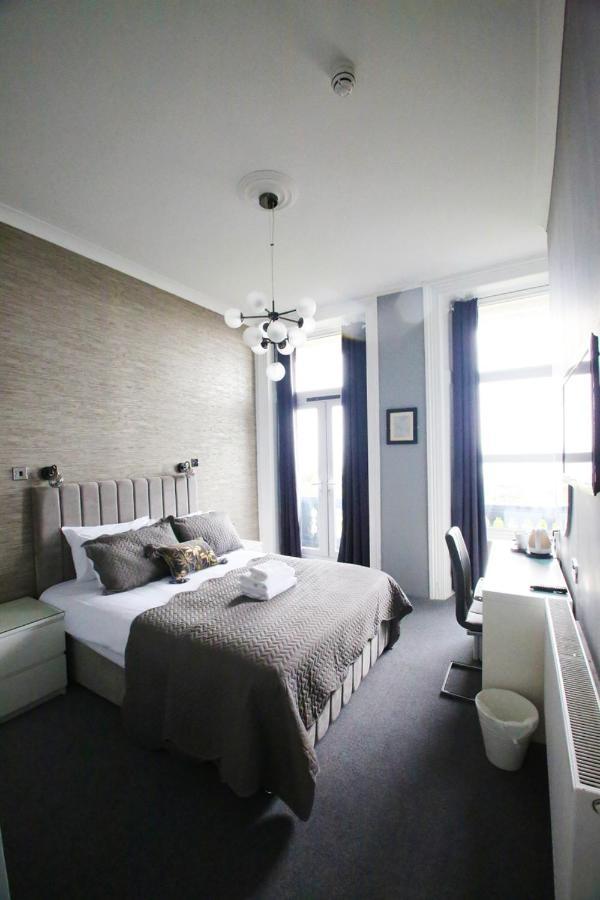 แลนส์ดาวน์ โฮเทล Ltd Hotel เฮสติงส์ ภายนอก รูปภาพ