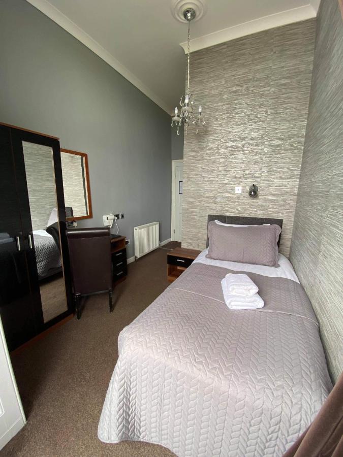 แลนส์ดาวน์ โฮเทล Ltd Hotel เฮสติงส์ ภายนอก รูปภาพ
