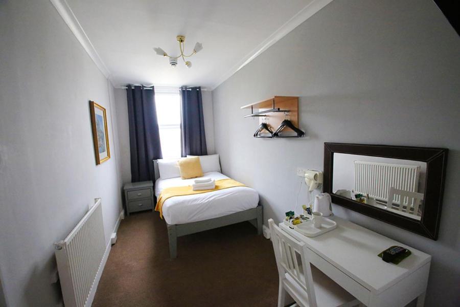 แลนส์ดาวน์ โฮเทล Ltd Hotel เฮสติงส์ ภายนอก รูปภาพ
